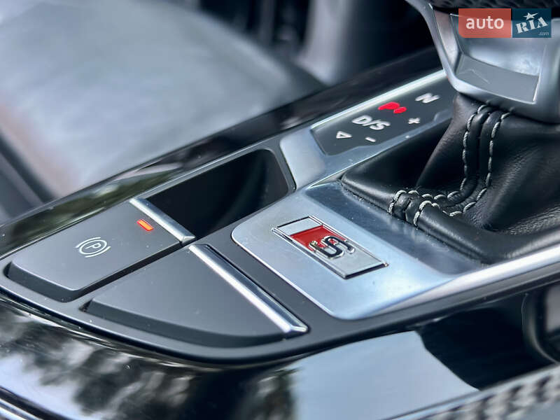 Седан Audi S4 2019 в Киеве