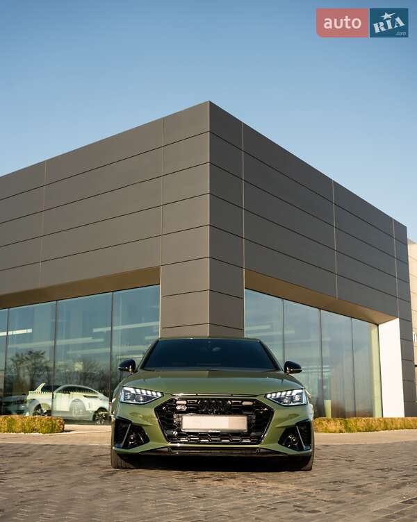 Седан Audi S4 2023 в Днепре