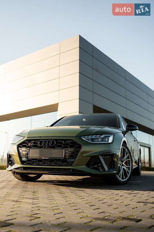 Седан Audi S4 2023 в Днепре