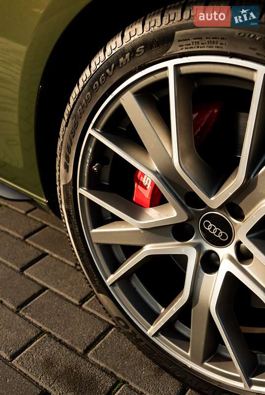 Седан Audi S4 2023 в Днепре