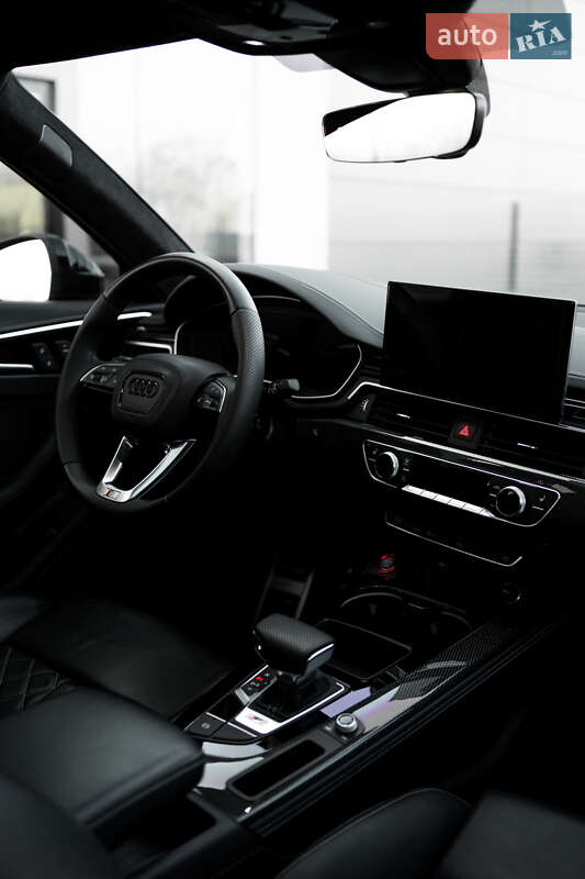 Седан Audi S4 2023 в Днепре