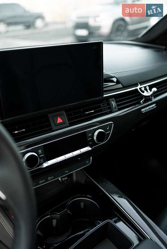 Седан Audi S4 2023 в Днепре