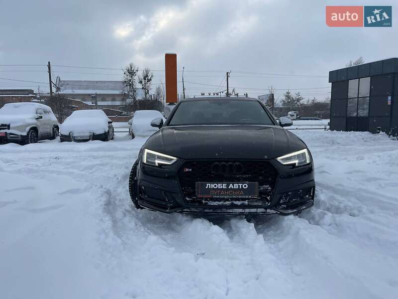 Седан Audi S4 2017 в Львове