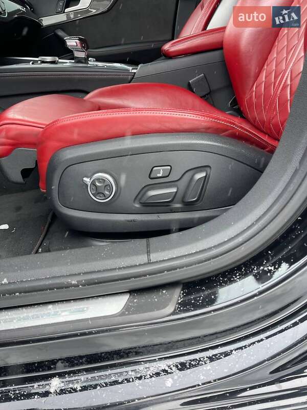 Седан Audi S4 2017 в Львове