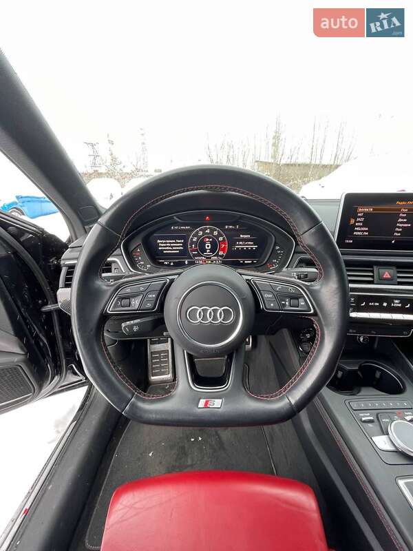 Седан Audi S4 2017 в Львове