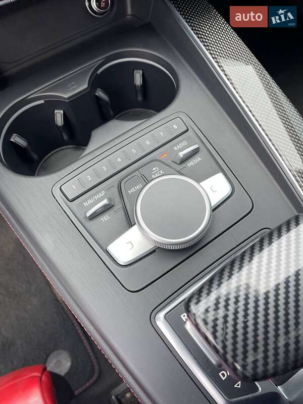 Седан Audi S4 2017 в Львове