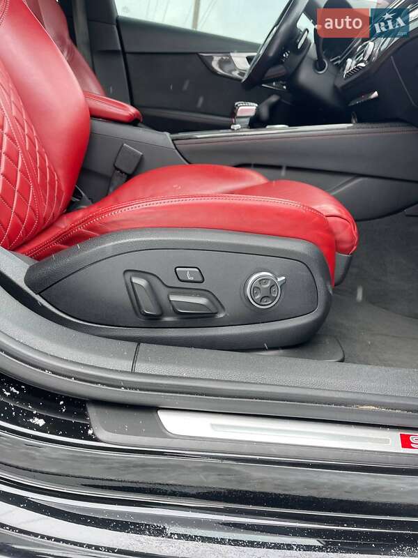 Седан Audi S4 2017 в Львове