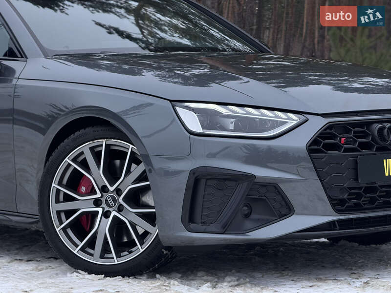 Седан Audi S4 2022 в Киеве