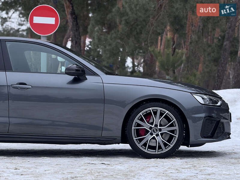 Седан Audi S4 2022 в Киеве