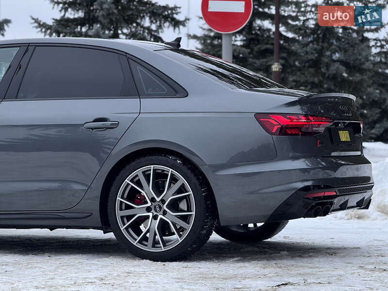 Седан Audi S4 2022 в Киеве