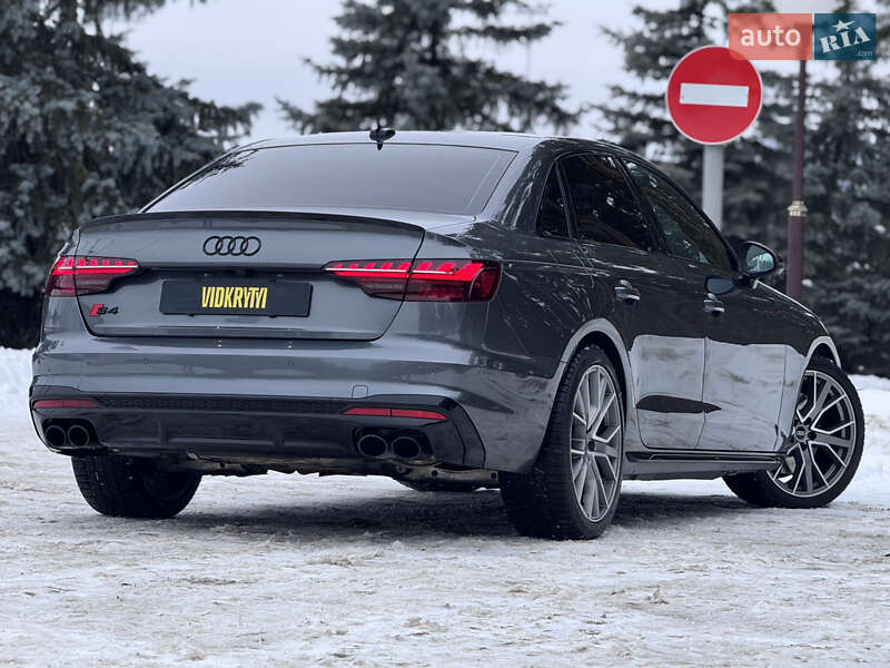 Седан Audi S4 2022 в Киеве