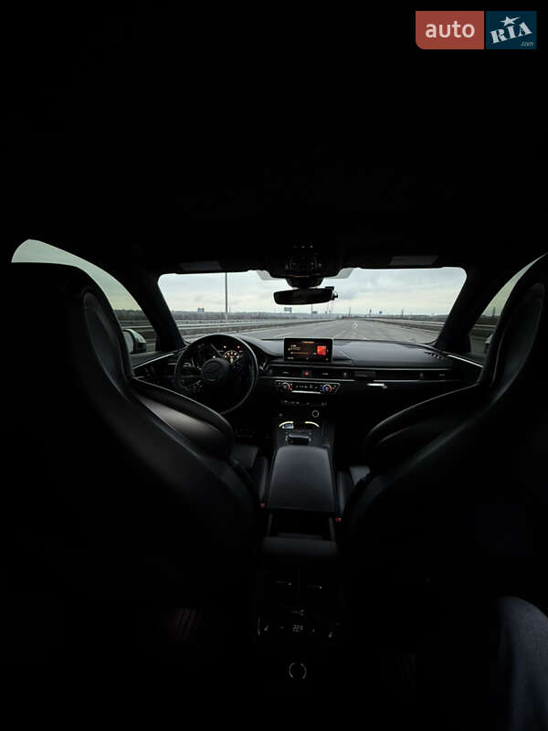 Седан Audi S4 2017 в Полтаве