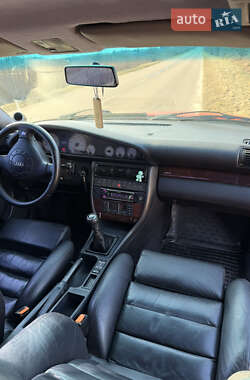 Седан Audi S4 1992 в Львове