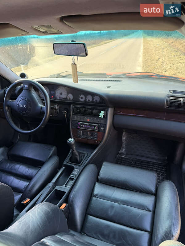 Седан Audi S4 1992 в Львове