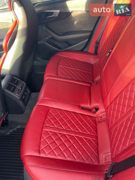Седан Audi S4 2018 в Кривому Розі