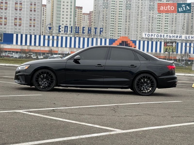 Седан Audi S4 2022 в Киеве