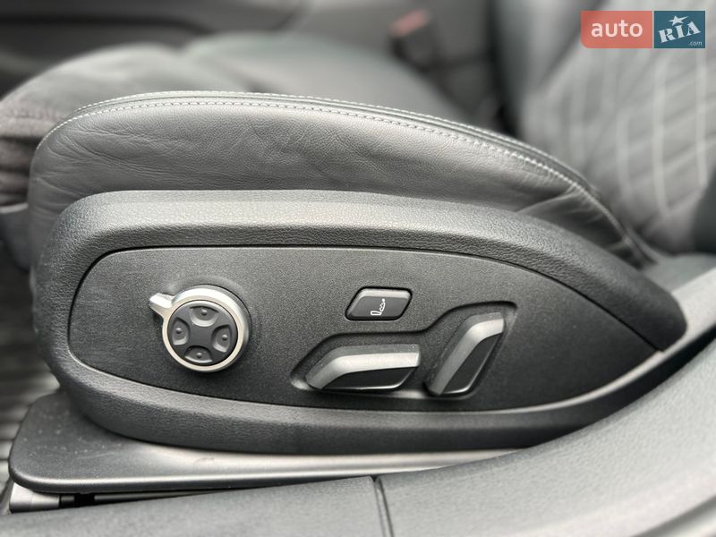 Седан Audi S4 2022 в Киеве