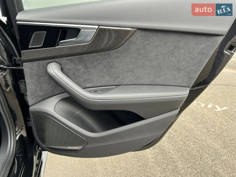 Седан Audi S4 2022 в Киеве