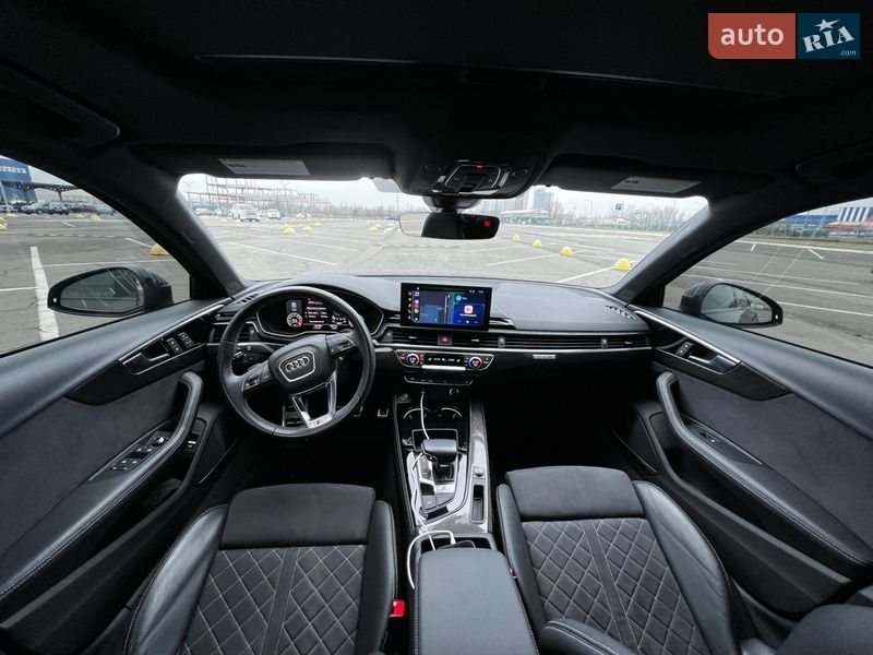 Седан Audi S4 2022 в Киеве