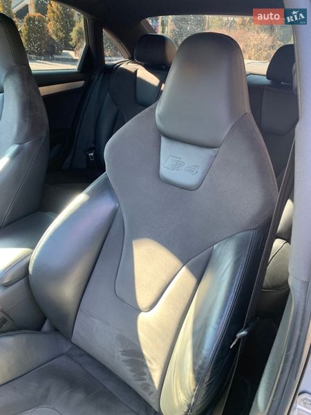 Седан Audi S4 2014 в Львове