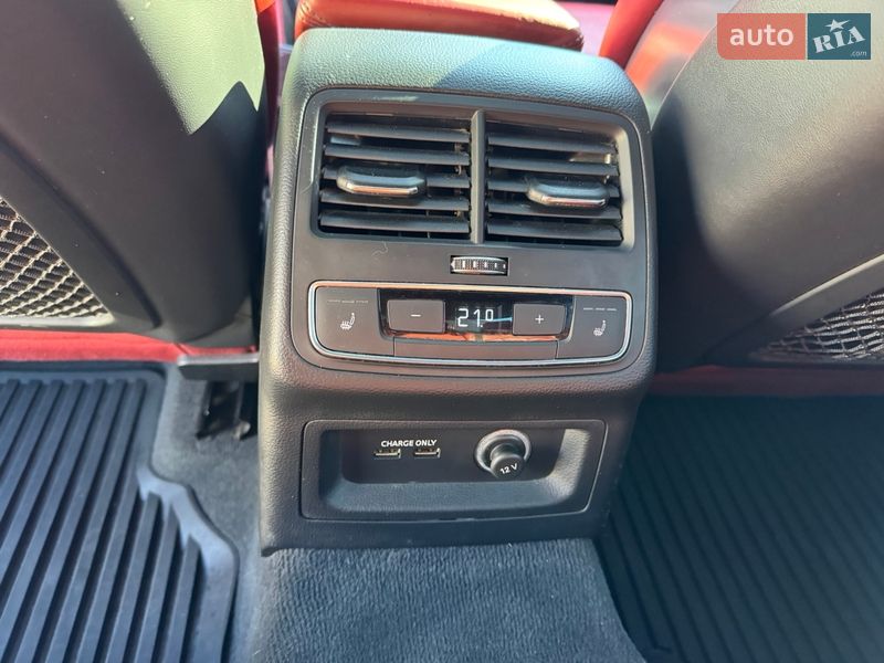 Седан Audi S4 2018 в Днепре