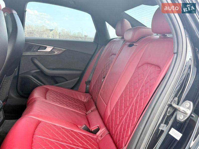 Седан Audi S4 2018 в Киеве
