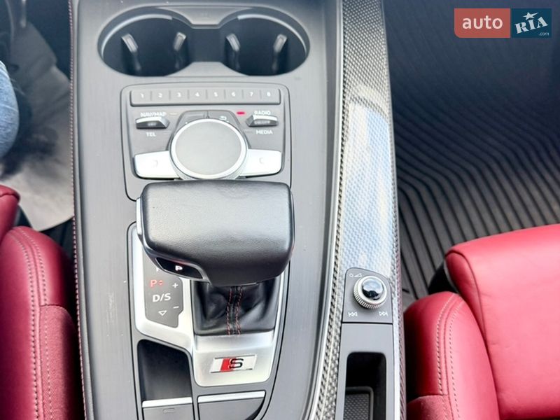 Седан Audi S4 2018 в Киеве