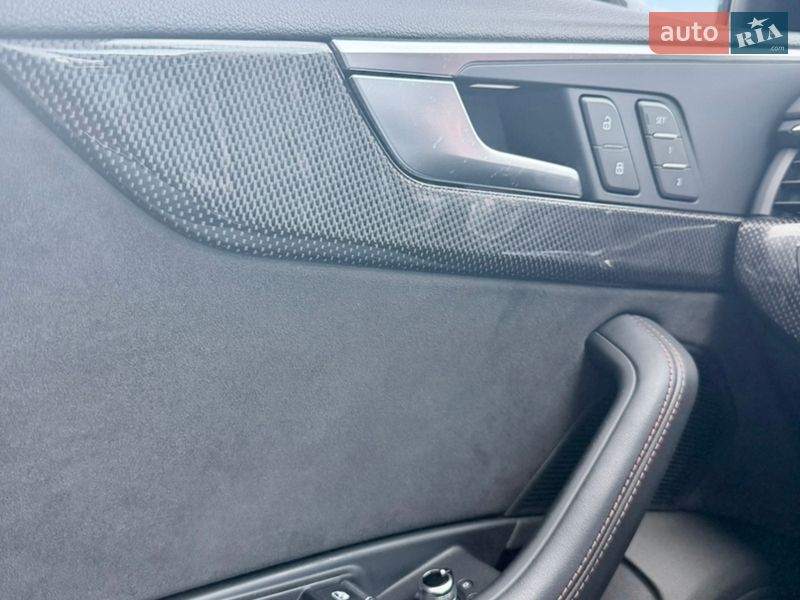 Седан Audi S4 2018 в Киеве