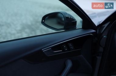 Седан Audi S4 2022 в Львове