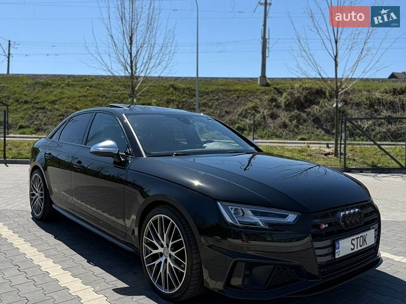 Седан Audi S4 2019 в Ірпені