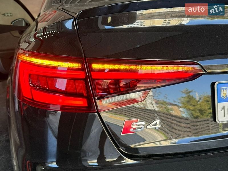 Седан Audi S4 2019 в Ірпені