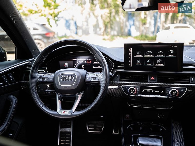 Седан Audi S4 2022 в Киеве