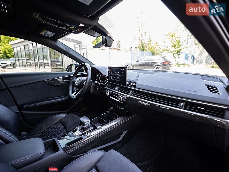 Седан Audi S4 2022 в Киеве