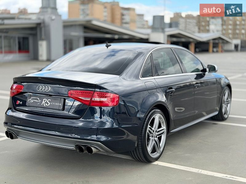 Седан Audi S4 2014 в Киеве