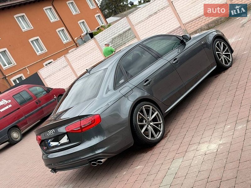 Седан Audi S4 2014 в Львове
