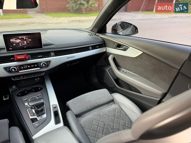 Седан Audi S4 2017 в Киеве