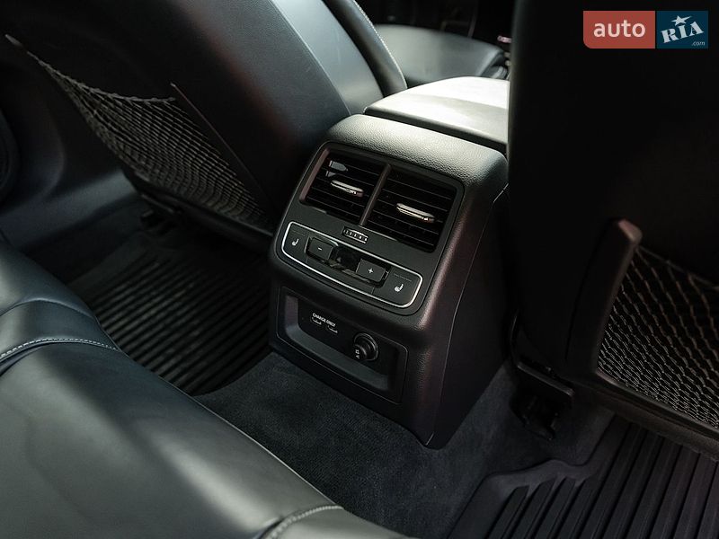 Седан Audi S4 2021 в Днепре