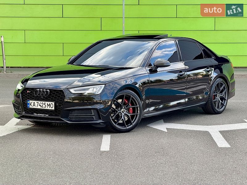 Седан Audi S4 2018 в Киеве