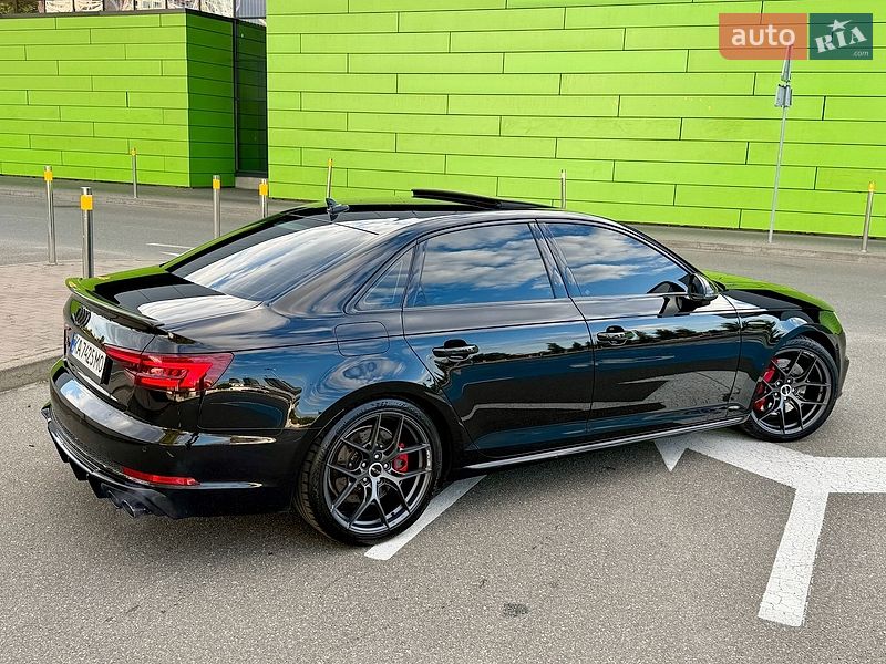Седан Audi S4 2018 в Києві