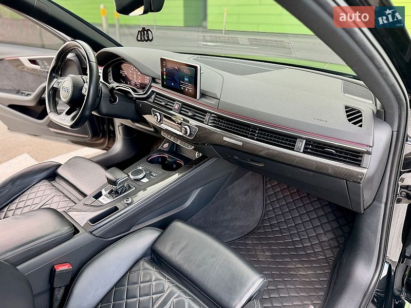 Седан Audi S4 2018 в Києві