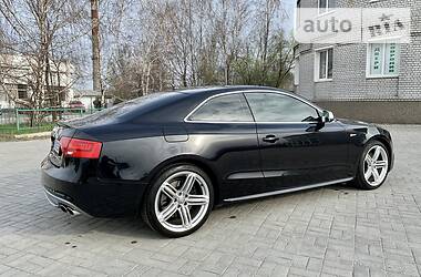 Купе Audi S5 2012 в 
