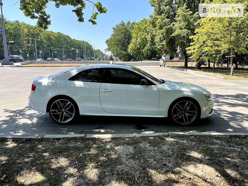 Купе Audi S5 2015 в Киеве