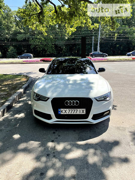 Купе Audi S5 2015 в Киеве