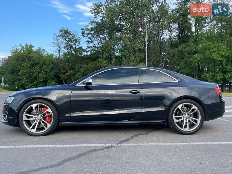Купе Audi S5 2010 в Киеве