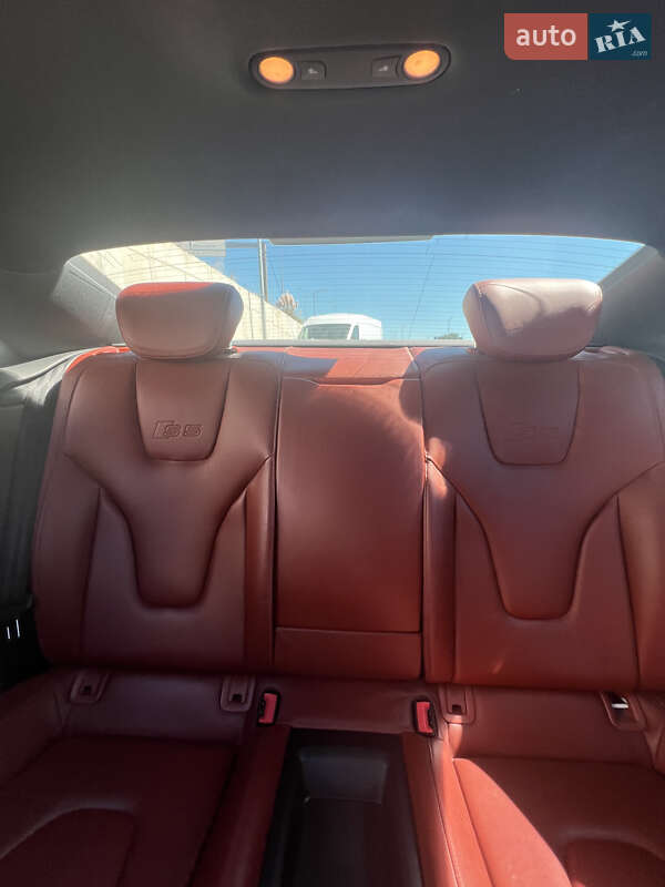 Купе Audi S5 2010 в Киеве