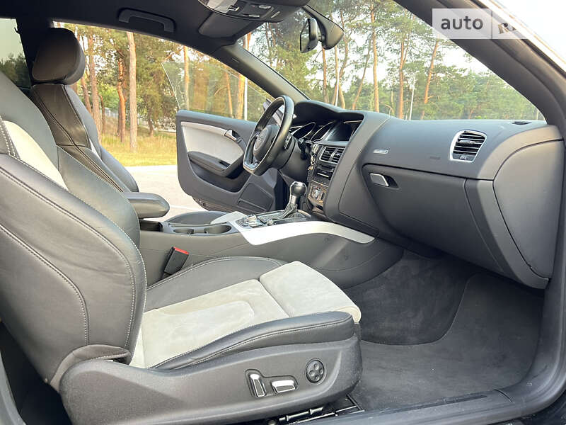 Купе Audi S5 2012 в Києві