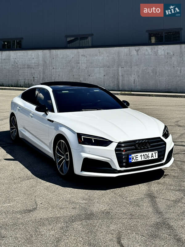 Купе Audi S5 2017 в Киеве