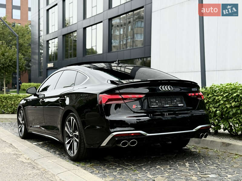Купе Audi S5 2022 в Львове