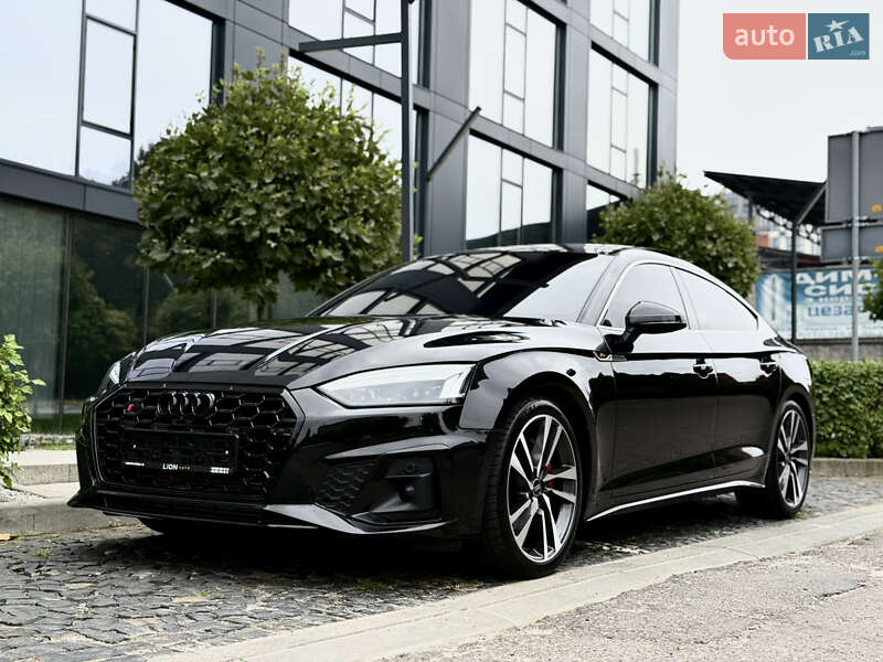 Купе Audi S5 2022 в Львове