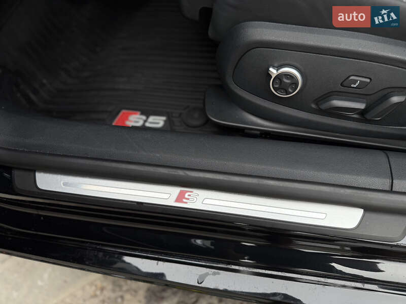Купе Audi S5 2022 в Львове